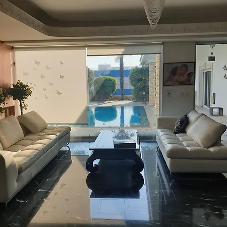 Villa Beautiful Spacious House With Swimming Pool