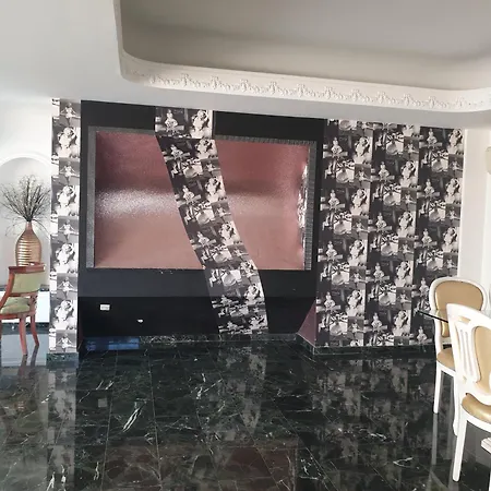别墅 Beautiful Spacious House With Swimming Pool *