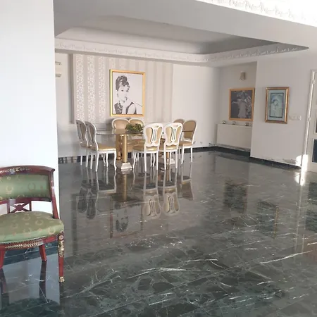 Beautiful Spacious House With Swimming Pool Villa *