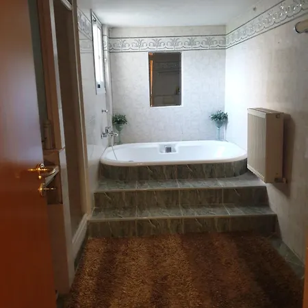 Villa Beautiful Spacious House With Swimming Pool Limasol